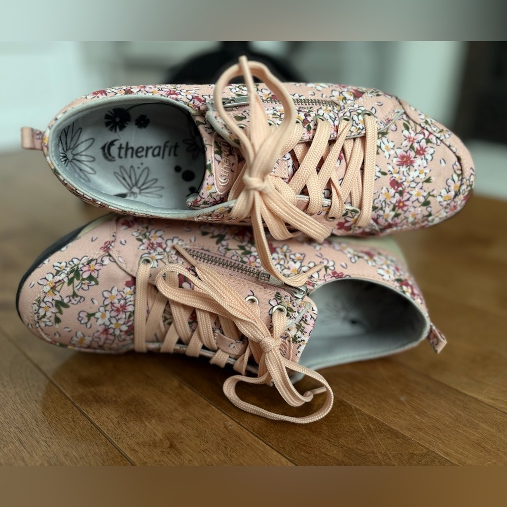 Therafit Women's Casual Sneakers - Designed for Relief from Foot Pain Symptoms